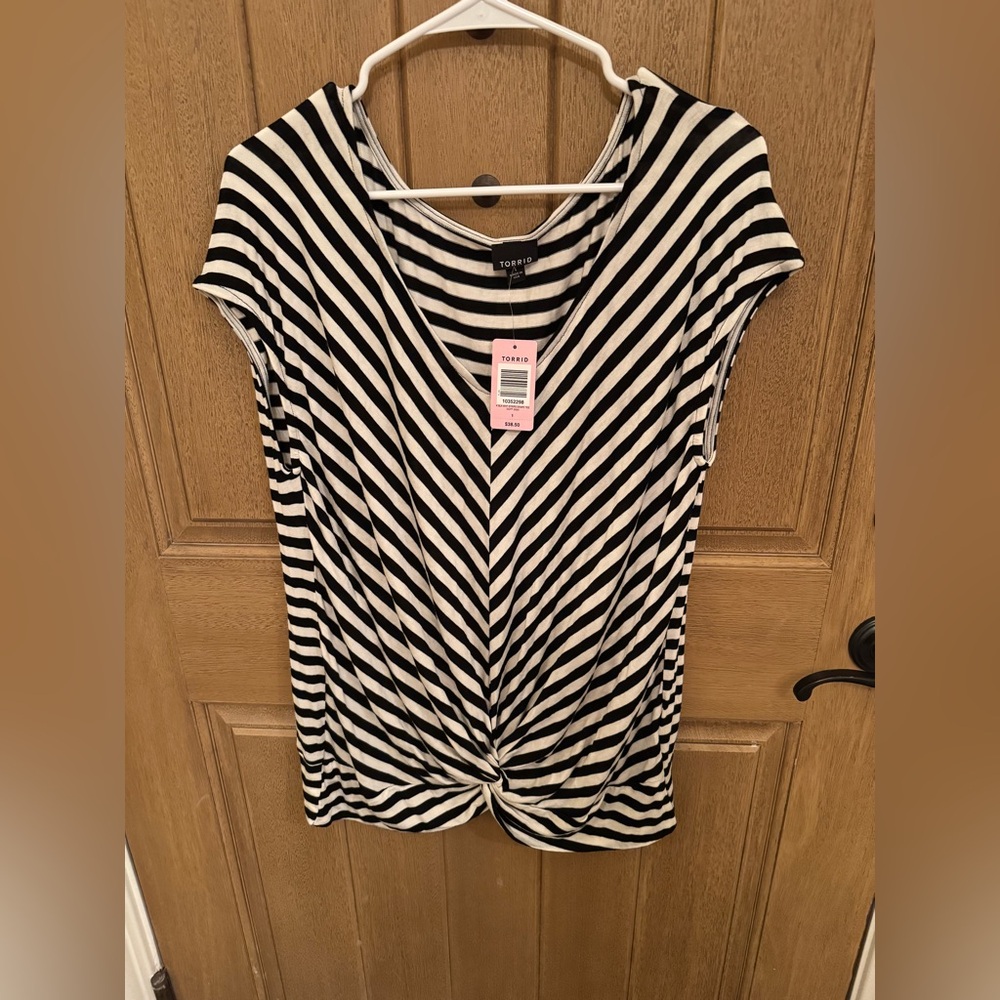 Torrid Black and Cream Striped Knot Front Tee
